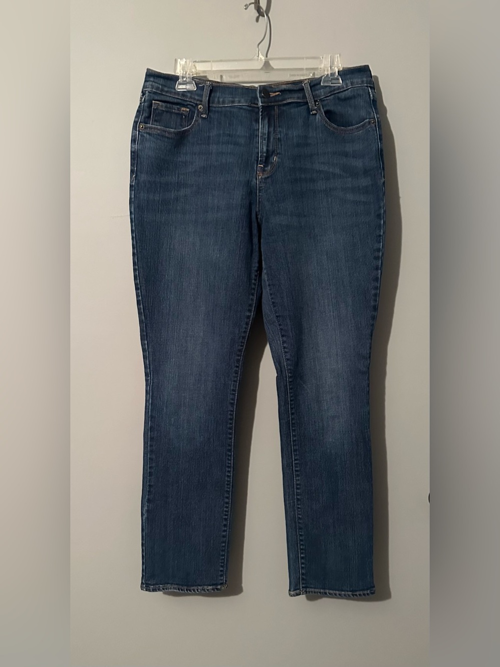 Old Navy Mid-Rise Curvy Profile Straight Leg Jeans, Women’s size 12.